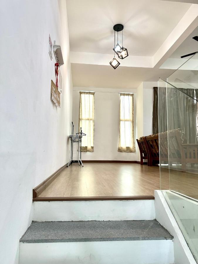 Springfield 3-Storey Cheerful Townhouse #Yoyo Homestay SDK Εξωτερικό φωτογραφία