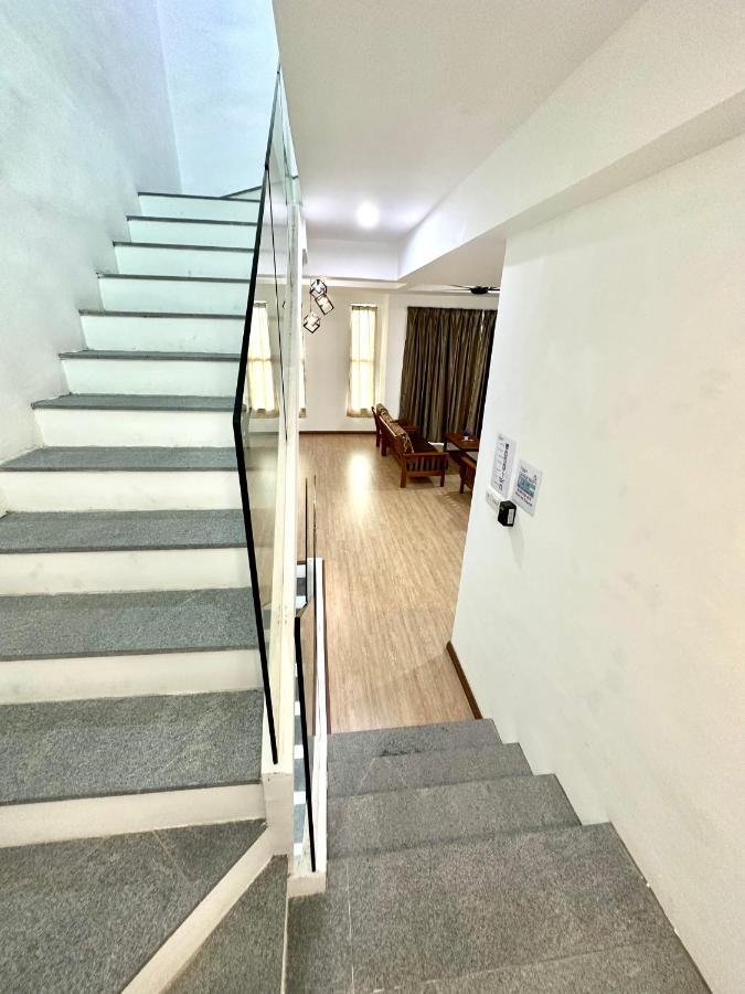 Springfield 3-Storey Cheerful Townhouse #Yoyo Homestay SDK Εξωτερικό φωτογραφία